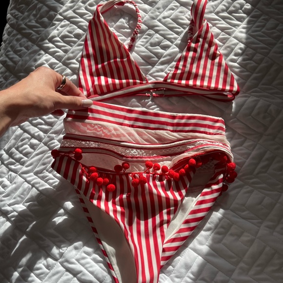 Bikini !! - Picture 2 of 2